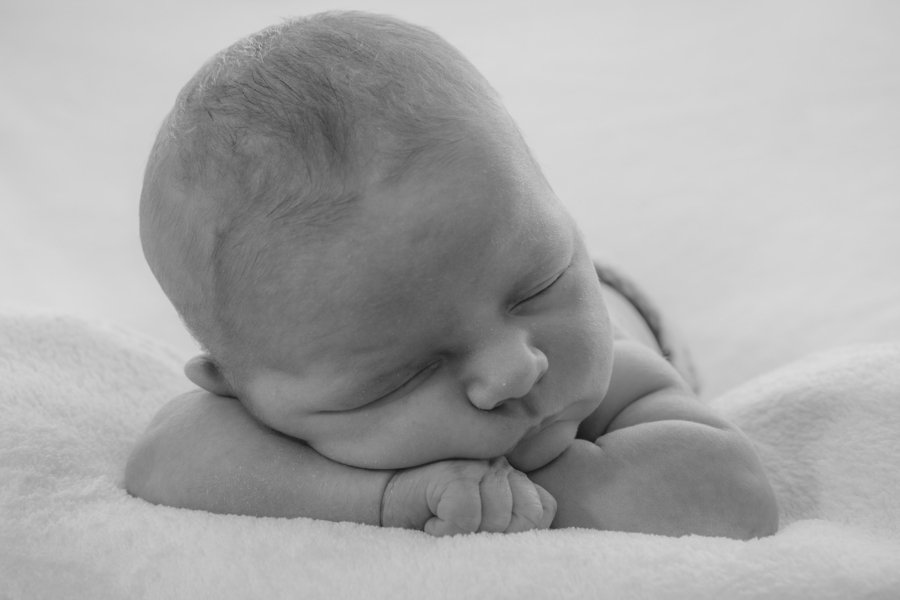 Helen J Rose Photography - pontypridd newborn photographer. South wales newborn photographer. Newborn photo shoots south Wales. Newborn photography - Helen J Rose Photography. Black and white baby portraits