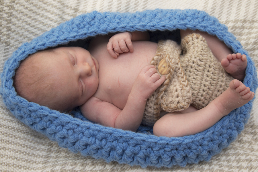 Helen J Rose Photography - baby and newborn photographer Pontypridd. South wales newborn photographer. Newborn photo shoots south Wales. Newborn photographer wales - Helen J Rose Photography. Baby photography South Wales.