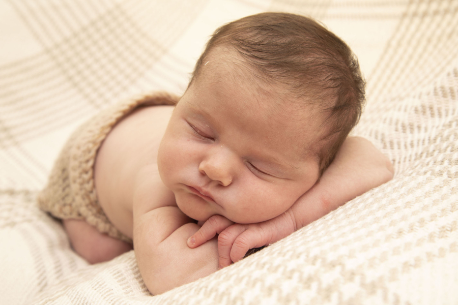 Helen J Rose Photography - pontypridd newborn photographer. South wales newborn photographer. Newborn photo shoots south Wales. Newborn photo shoots - Helen J Rose Photography. Baby photographer South Wales.
